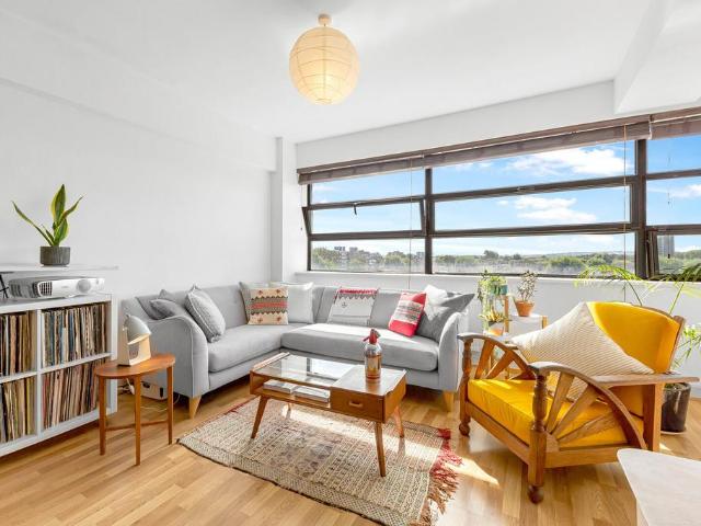 House for rent in Plashet, Greater London