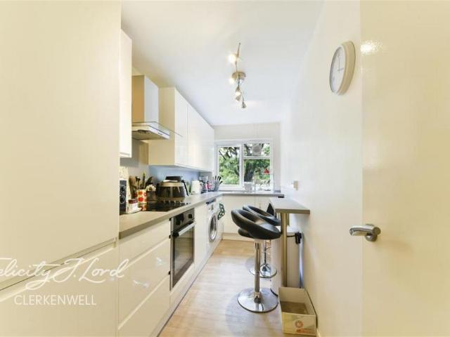 House for rent in Hoxton, Greater London