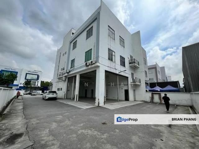 Warehouse for rent in Petaling, Alam Impian