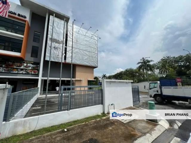 Warehouse for rent in Petaling, Alam Impian