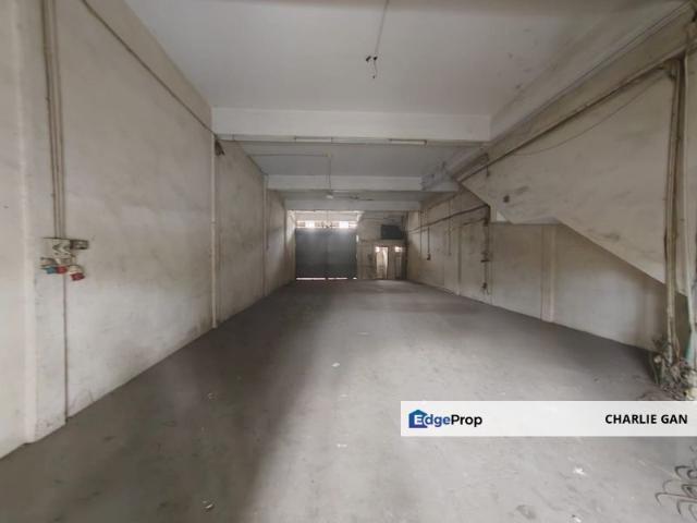 Warehouse for rent in Petaling, Alam Impian