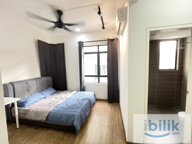 Room for rent in Petaling, Alam Impian