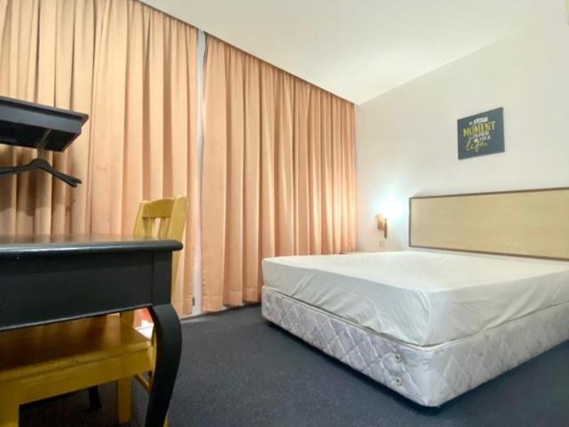 Room for rent in Petaling, Alam Impian