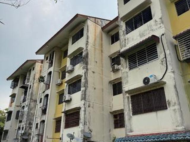 Flat for sale in Petaling, Alam Impian
