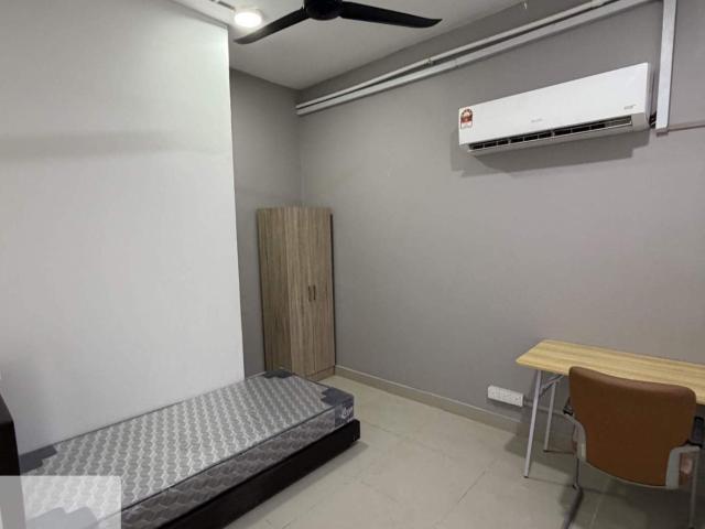 Room for rent in Petaling, Alam Impian
