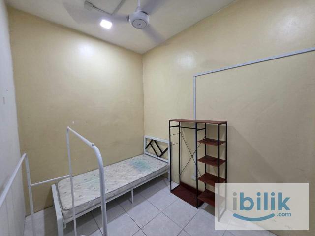 Room for rent in Petaling, Alam Impian