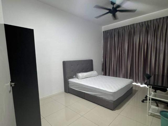 Room for rent in Petaling, Alam Impian