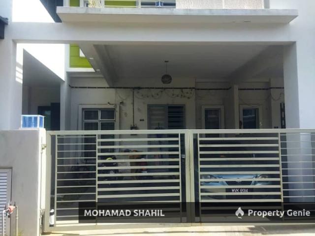 Terraced House for sale in Malaka