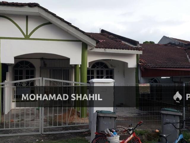 Terraced House for sale in Malaka