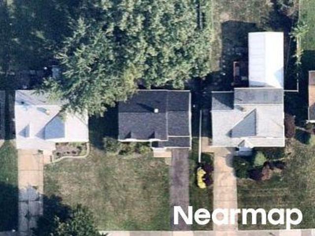 House for sale in Beachwood