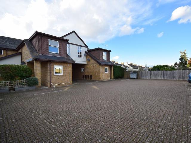 Apartment for rent in Brompton, Gillingham