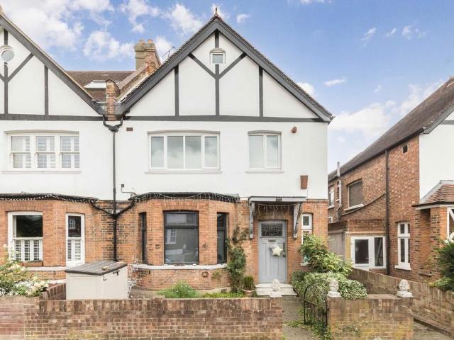 Apartment for rent in London Borough of Ealing, Hanwell
