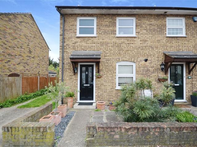House for rent in Gidea Park, Greater London