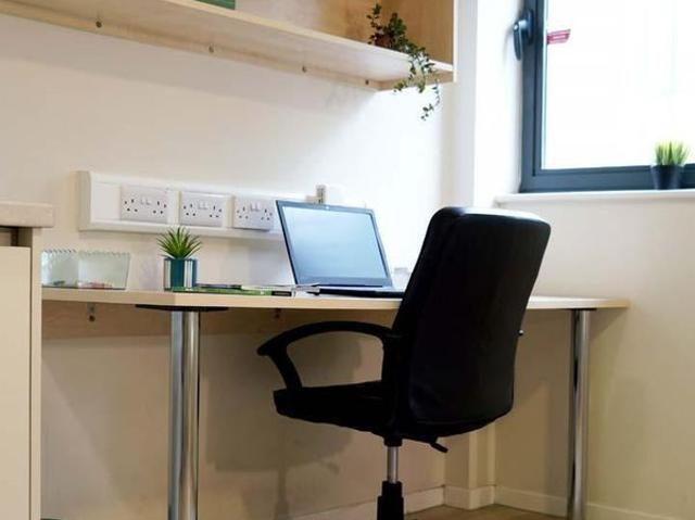 Studio for rent in St Ann's, Haddon