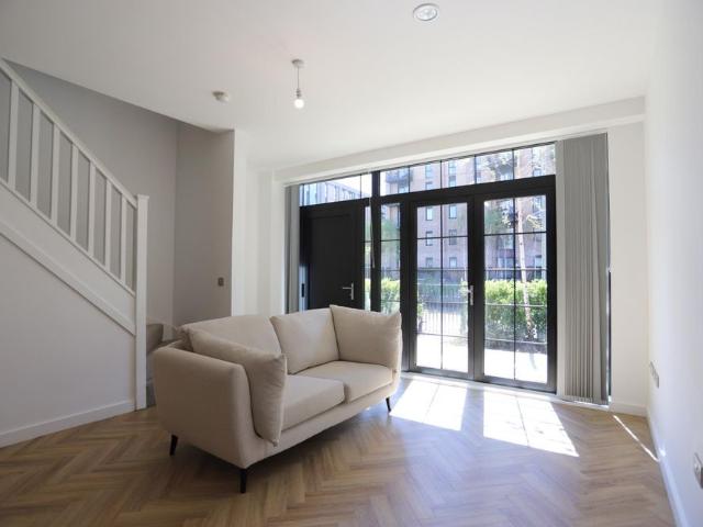 Townhouse for rent in Ordsall, Salford