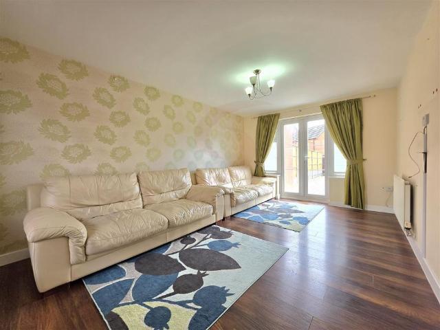 Room for rent in Humberstone, Old Wharf