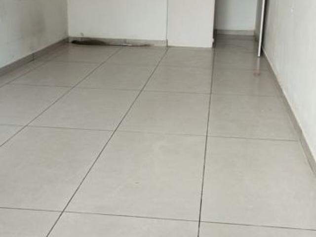 Commercial for rent in Ahmadabad, Gujarat