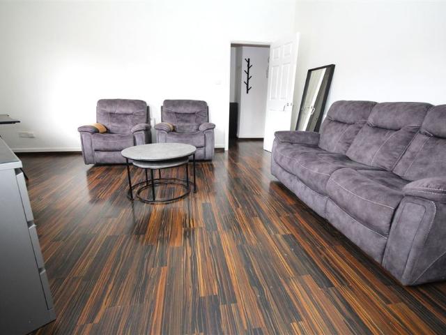 Apartment to rent in Bluebell, North Tipperary