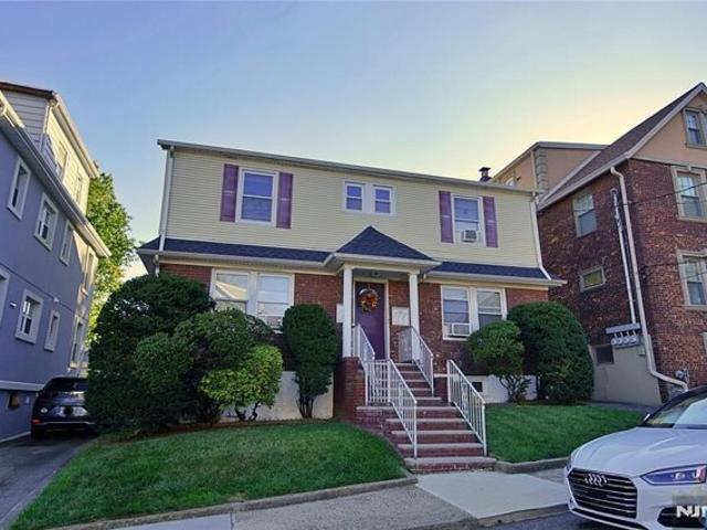 House for sale in Cliffside Park, New Jersey