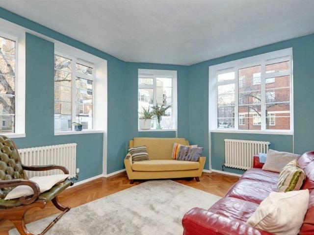 Apartment for rent in St. John's Wood, Cat Hill