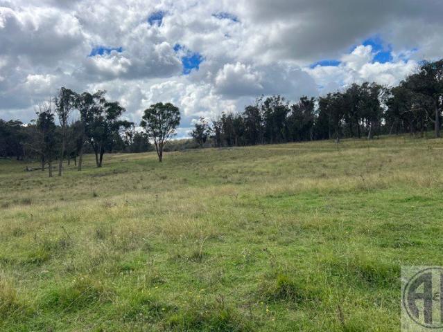 Cottage for sale in Rocky River, New South Wales