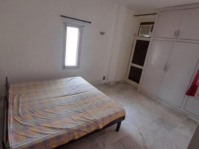 Property for rent in Deri