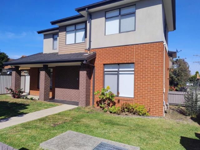 Townhouse for rent in Camerons Creek, Victoria