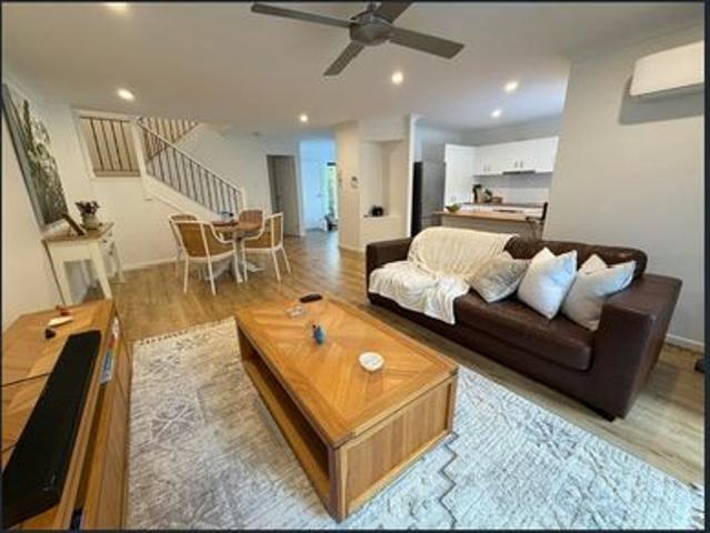 Townhouse for rent in Fernbrook, Queensland