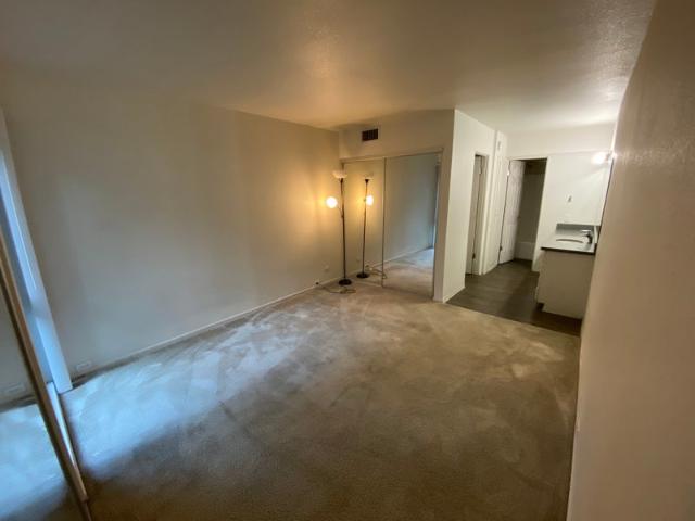 Room for rent in Canoga Park, California