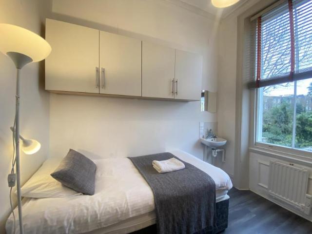 Room for rent in Royal Borough of Kensington and Chelsea, Greater London