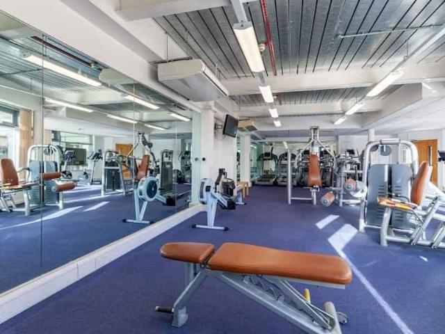 Room for rent in De Parys, Bedford