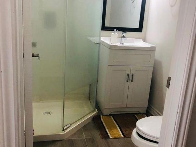 Room for rent in Brampton