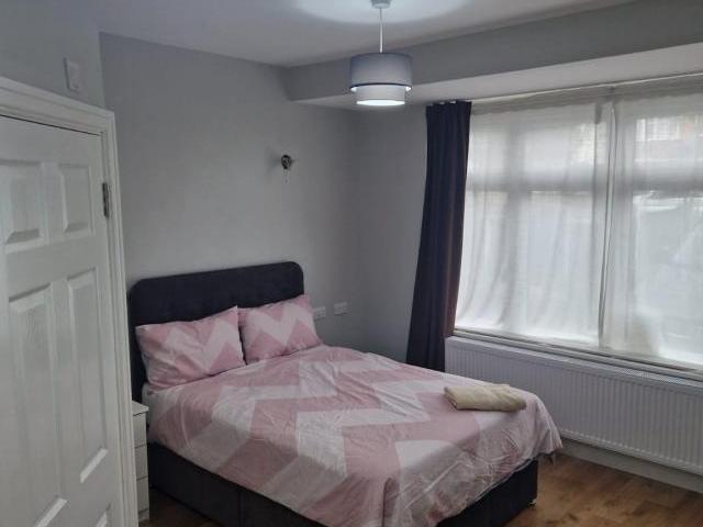 Room for rent in Beddington, Greater London