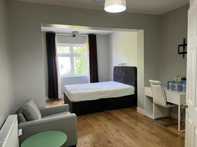 Room for rent in Beddington, Greater London