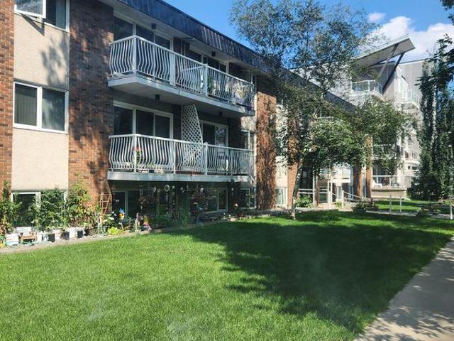 Room for rent in Wedgewood, Alberta