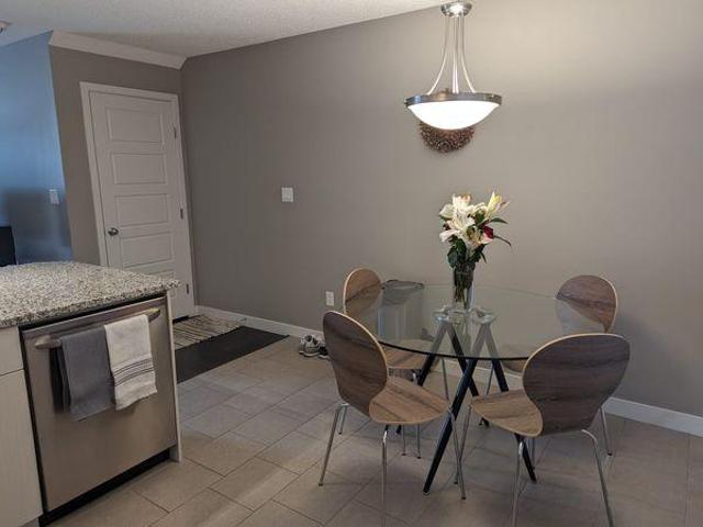 Room for rent in Wedgewood, Alberta
