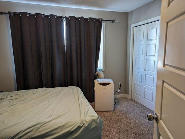 Room for rent in Edmonton