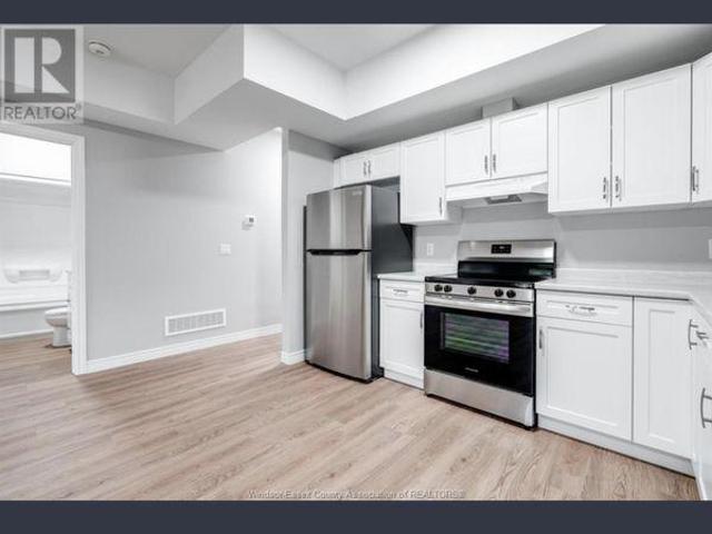 Room for rent in Leamington, Ontario