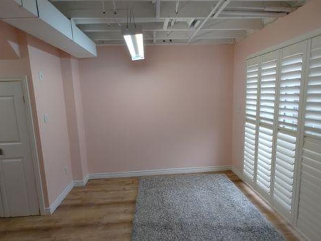 Room for rent in Ancaster, Ontario