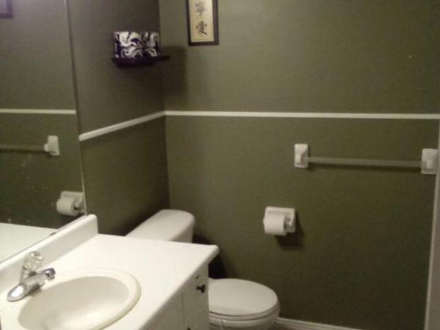 Room for rent in Ancaster, Ontario