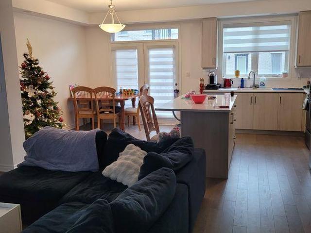 Room for rent in Oakville