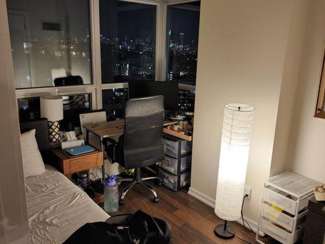 Room for rent in Spadina—Fort York, Toronto