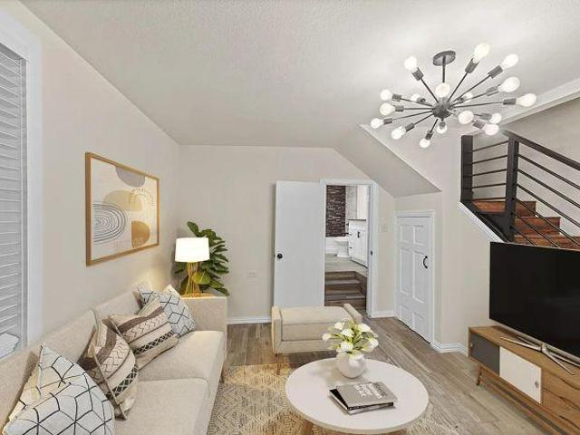 Room for rent in Woburn, Ontario