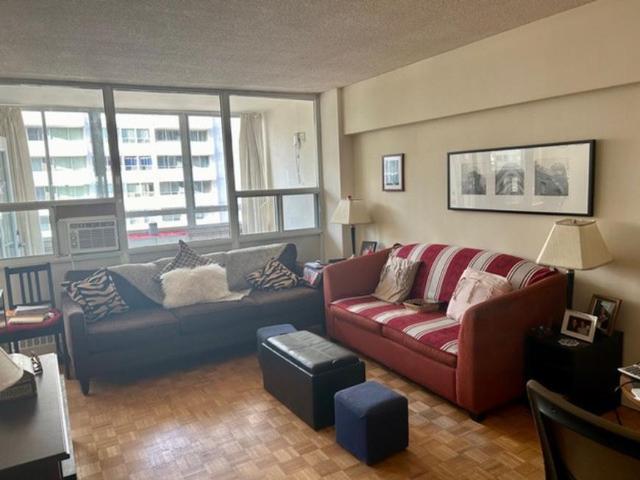 Room for rent in Toronto—St. Paul's, Toronto