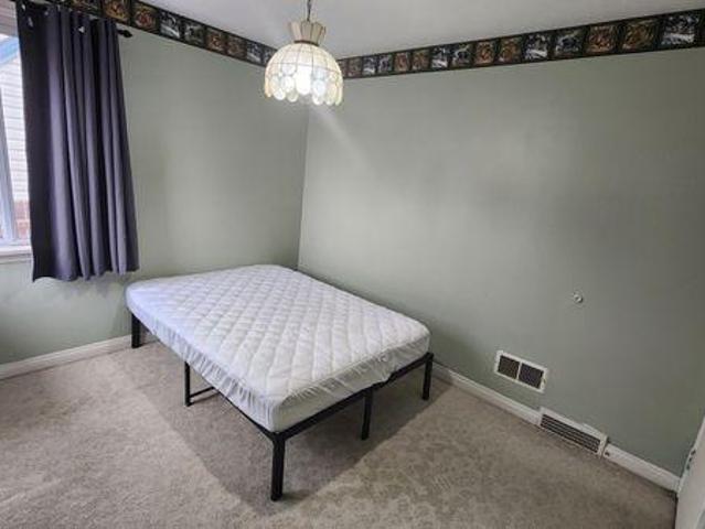 Room for rent in East St. Paul, Manitoba