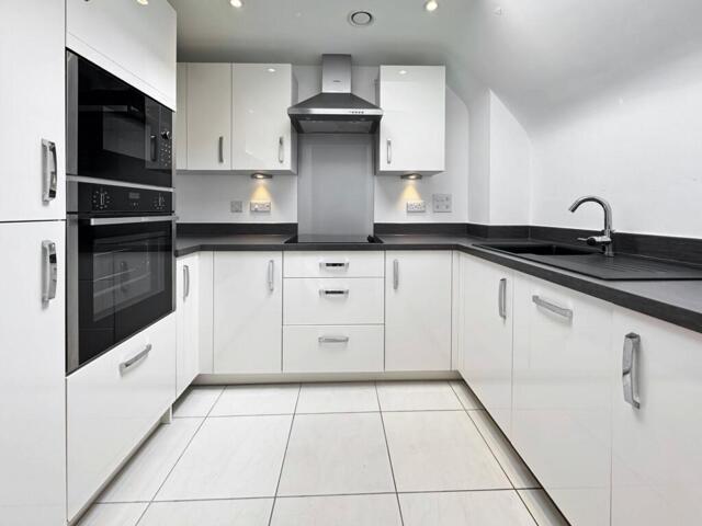Room for sale in Amersham
