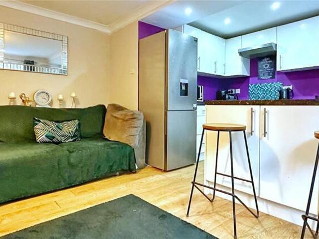 Room for sale in Limehurst, Greenheys