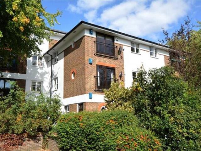 Room for sale in London Borough of Lewisham, Blackheath