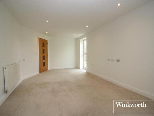 Room for sale in Elstree and Borehamwood, Borehamwood