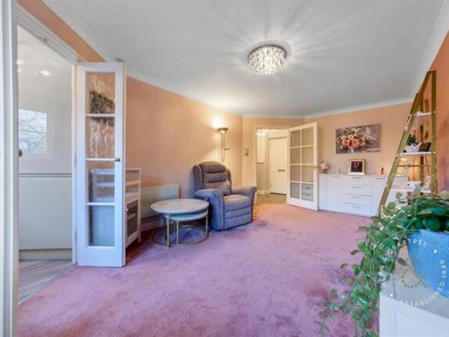 Room for sale in Falcon Lodge, Wales